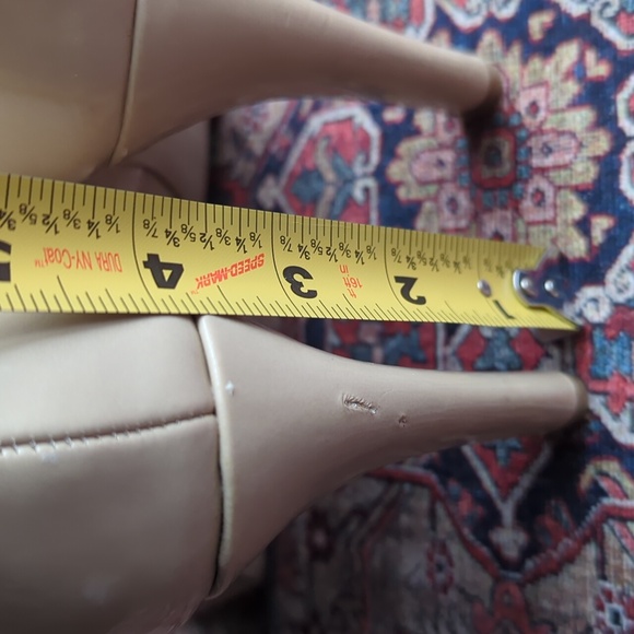 Cream peep-toe heels with high heel and textured material - Picture 12 of 15